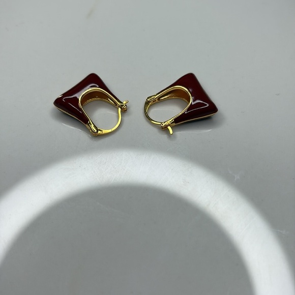 Gorgeous stainless steel earring - Picture 1 of 4